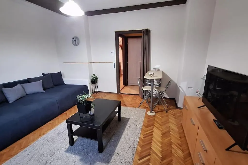 Friends Home سيغيد المجر